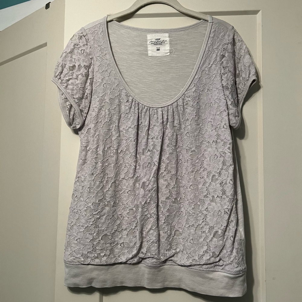 H&M lace overlay cap sleeve top